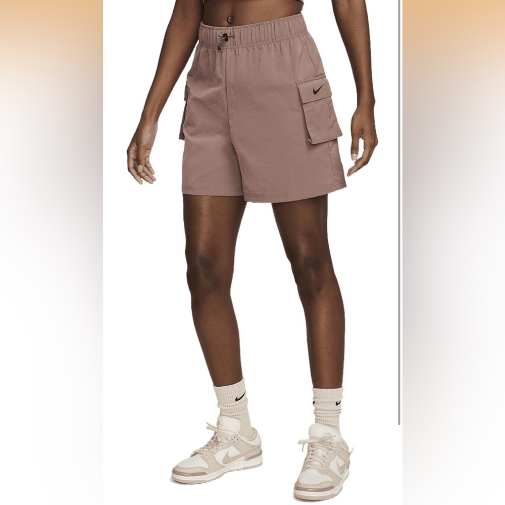 Nike Women’s Loose Fit Woven Cargo Shorts in Smokey Mauve